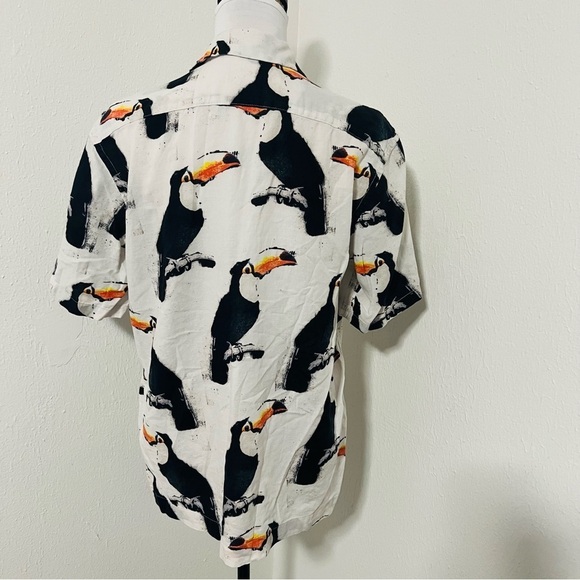 L.O.G.G. by H&M Small Button Down Tucan All Over Print Short Sleeve Shirt - Picture 4 of 8
